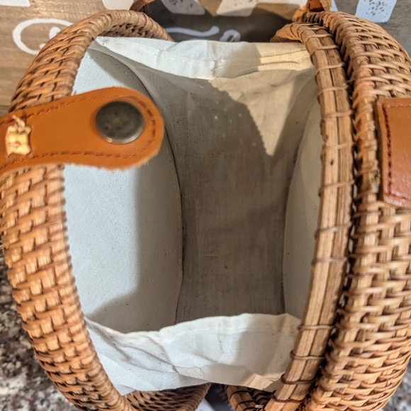 NWT Woven Wicker Round Crossbody Handbag - Picture 5 of 5